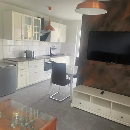 Helle Und Gemütliche Neubauwohnung In Lüstringen *
